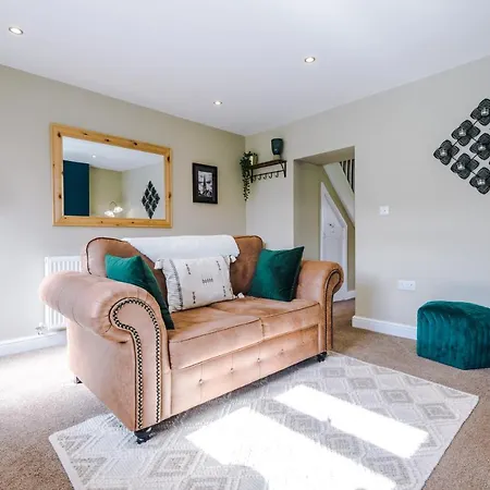 Castle Views Cottage In Historic Village & Woodfired Hot Tub Rhuddlan Exterior foto